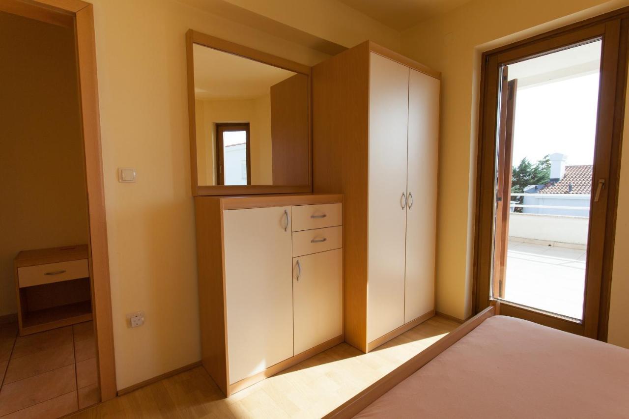 Apartman Vjekoslav Крк Экстерьер фото