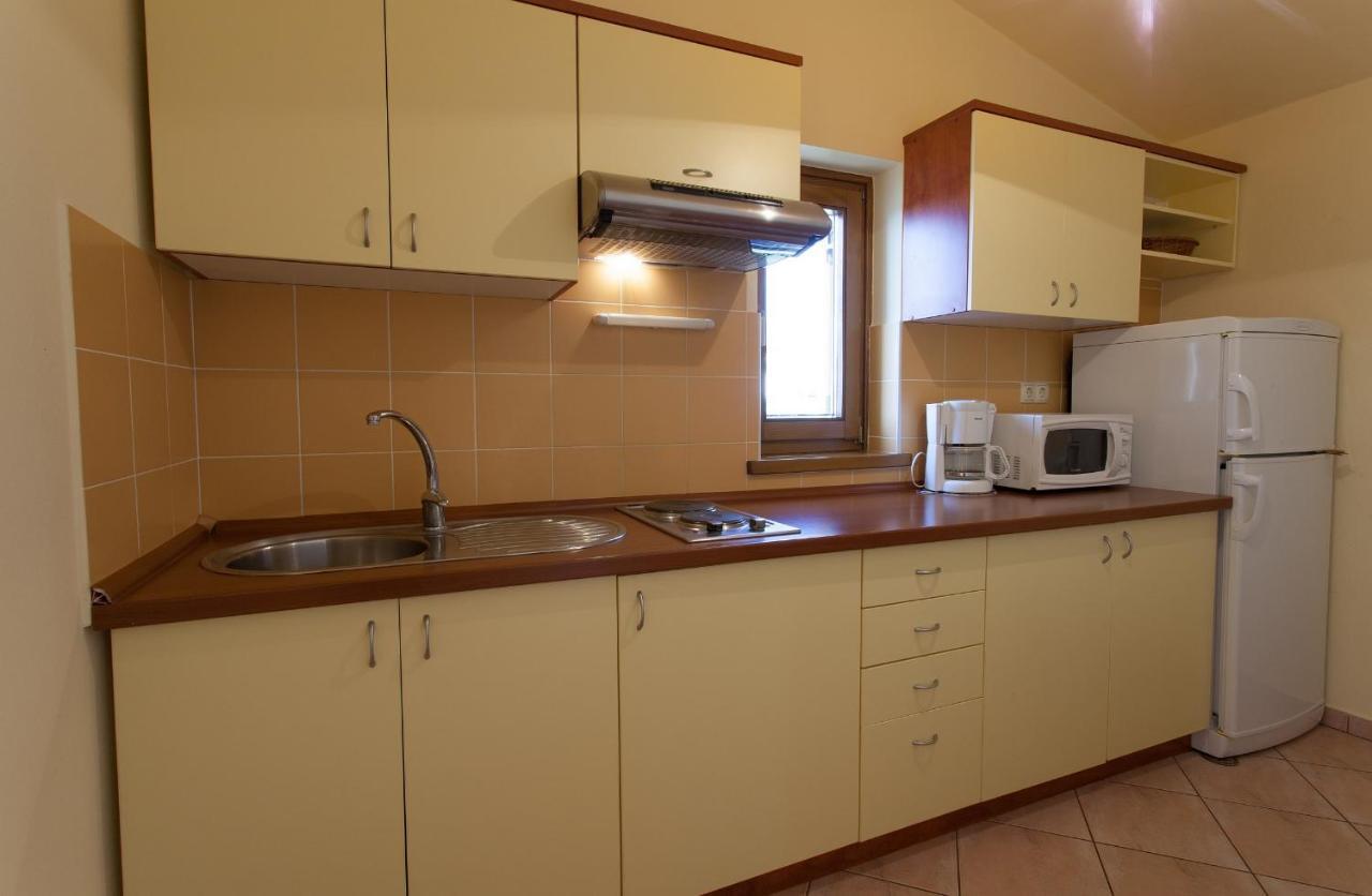 Apartman Vjekoslav Крк Экстерьер фото