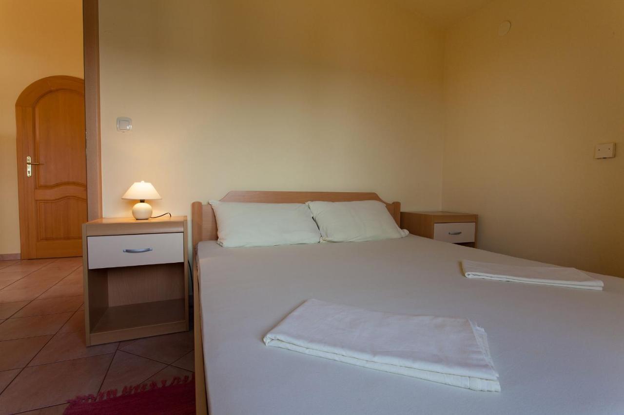 Apartman Vjekoslav Крк Экстерьер фото