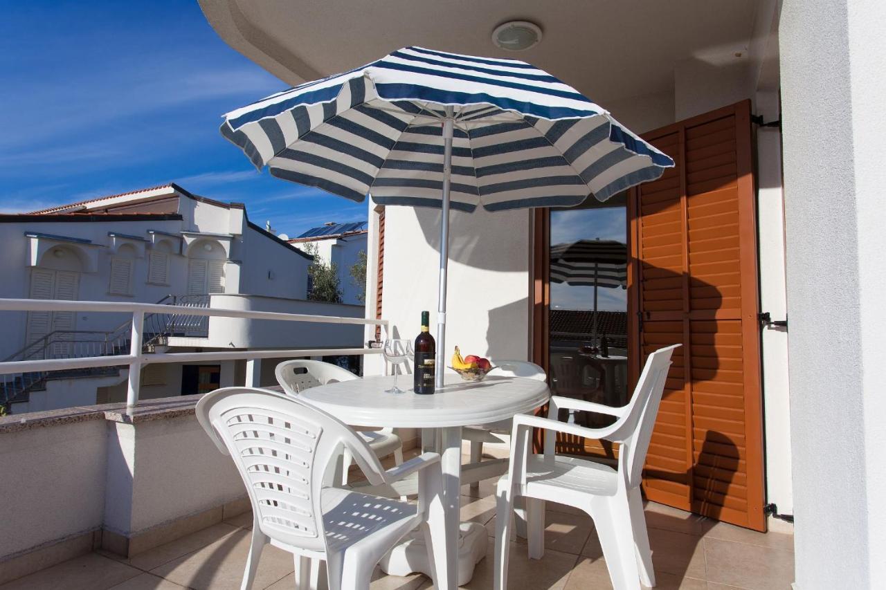 Apartman Vjekoslav Крк Экстерьер фото
